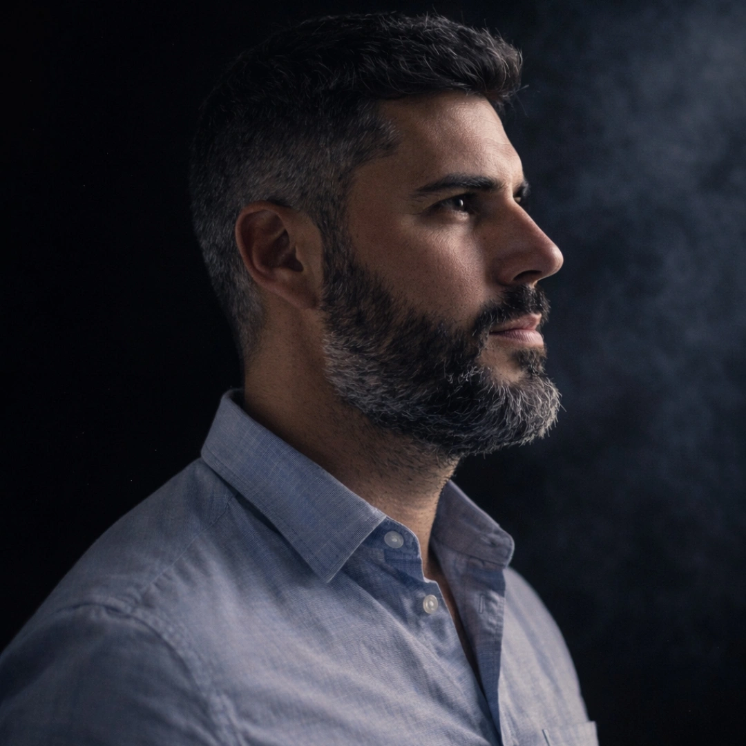 Ederson Morais, mentor da AXIS, em retrato contemplativo